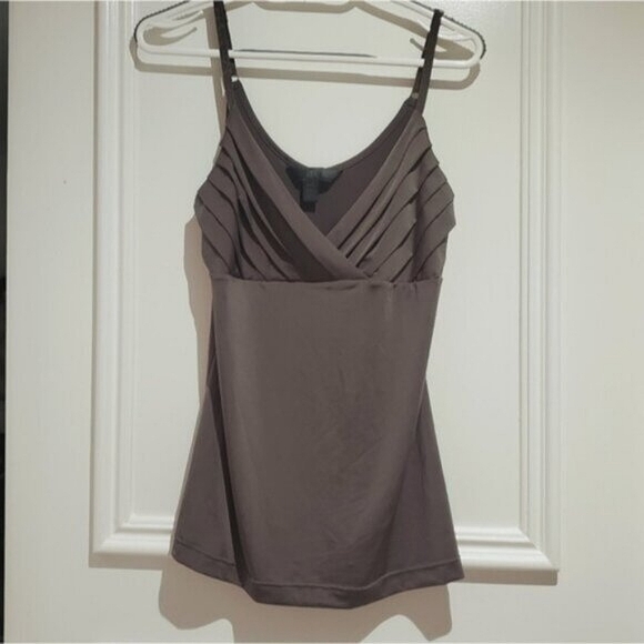 BANANA REPUBLIC Rare Silky Smooth Taupe V Neck Textured Cami - Picture 4 of 7